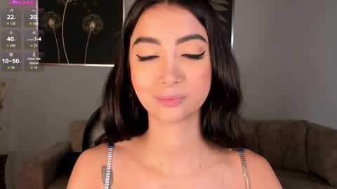 Snapshot of valeriavelvet chatting on 09-11-25, 12:05 Vale online show from 09-11-25, 12:05