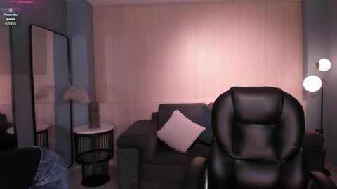 Snapshot of valeriavelvet chatting on 04-28-26, 12:10 Vale online show from 04-28-26, 12:10
