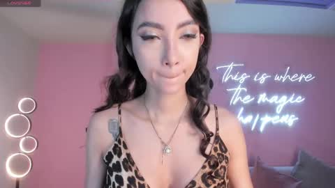 Snapshot of valeriavelvet chatting on 06-09-26, 11:55 Vale online show from 06-09-26, 11:55