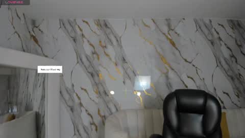 Snapshot of valeriavelvet chatting on 06-15-26, 12:07 Vale online show from 06-15-26, 12:07