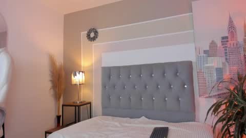 Valeria online show from 12-19-24, 10:32