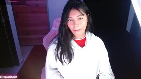Snapshot of valeribell1 chatting on 12-30-24, 03:03 Valeri online show from 12-30-24, 03:03