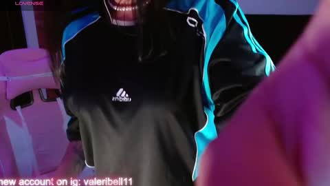 Snapshot of valeribell1 chatting on 01-07-25, 05:22 Valeri online show from 01-07-25, 05:22