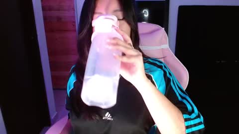 Snapshot of valeribell1 chatting on 02-18-25, 09:54 Valeri online show from 02-18-25, 09:54