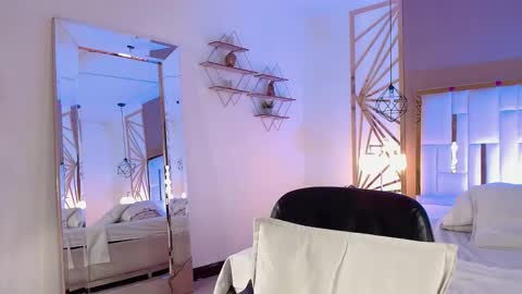 Valerie  online show from 11-16-25, 09:20