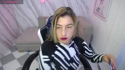 valerie_b online show from 01-11-25, 03:02