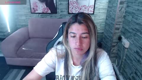 valerie_b online show from 02-07-25, 03:01