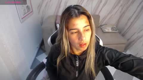 valerie_b online show from 02-23-25, 04:39