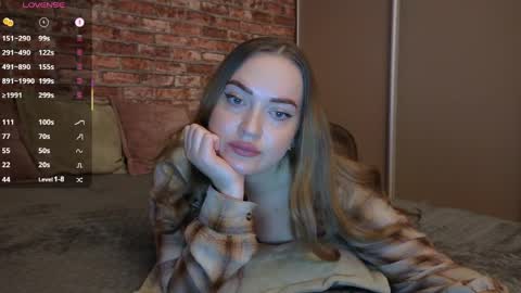 Snapshot of valerie_kiss chatting on 04-23-26, 05:37 Valerie online show from 04-23-26, 05:37