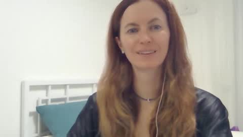 Snapshot of valerie_rose777 chatting on 10-31-25, 08:21 valerie_rose777 online show from 10-31-25, 08:21