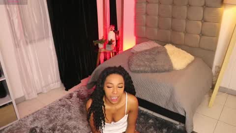 Snapshot of valeriebony chatting on 12-31-24, 03:55 Valerie Style3 online show from 12-31-24, 03:55