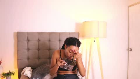 Snapshot of valeriebony chatting on 01-20-25, 03:48 Valerie Style3 online show from 01-20-25, 03:48