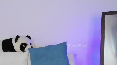Valerie  Ig valerieflorez  online show from 03-07-25, 08:23