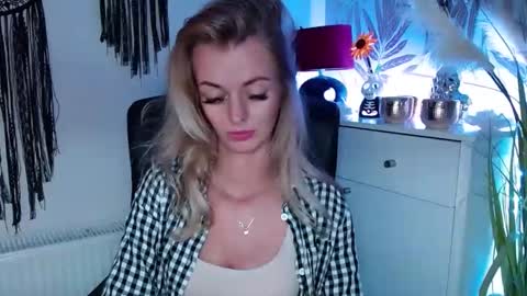 Valerie  online show from 02-04-25, 02:53