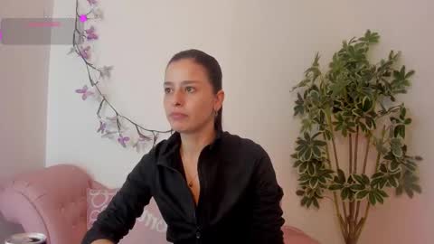 Snapshot of valeriemattson_ chatting on 10-25-25, 11:32 valeriemattson_ online show from 10-25-25, 11:32