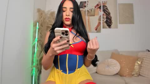 Snapshot of valerietnt chatting on 10-15-25, 03:06 valerie online show from 10-15-25, 03:06