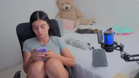 Juli C online show from 04-28-26, 02:27