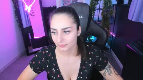 Valerie online show from 11-05-25, 02:39