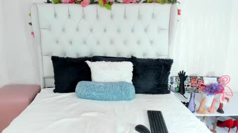 valeria111111 online show from 12-05-24, 07:17