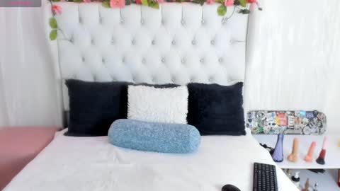 valeria111111 online show from 01-06-25, 12:13