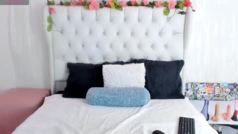 valeria111111 online show from 01-08-25, 12:05