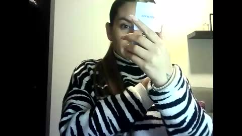 Snapshot of valery__rouse_ chatting on 04-18-26, 02:37 Valery online show from 04-18-26, 02:37