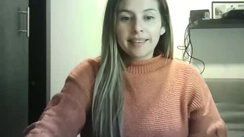 Snapshot of valery__rouse_ chatting on 04-26-26, 03:59 Valery online show from 04-26-26, 03:59
