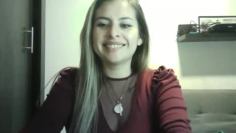 Snapshot of valery__rouse_ chatting on 04-27-26, 11:25 Valery online show from 04-27-26, 11:25