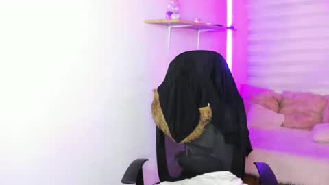 Snapshot of valery_bonnet1 chatting on 11-10-25, 11:37 valery_bonnet1 online show from 11-10-25, 11:37