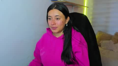 Snapshot of valery_bonnet1 chatting on 11-24-25, 11:32 valery_bonnet1 online show from 11-24-25, 11:32