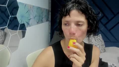 VALERY MORE online show from 10-04-25, 12:03