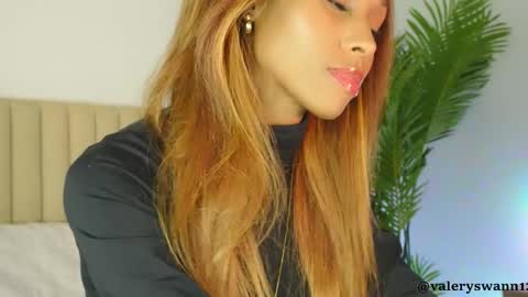 Valery swan1 online show from 10-28-25, 03:21