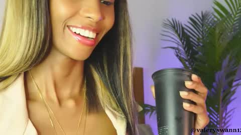 Valery swan1 online show from 11-08-25, 02:23