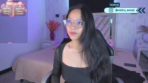 Snapshot of valery_wang chatting on 11-17-25, 11:49 Val online show from 11-17-25, 11:49