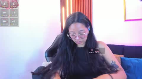 Snapshot of valery_wang chatting on 12-14-25, 02:22 Val online show from 12-14-25, 02:22