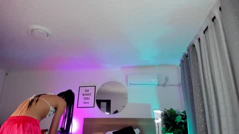 Snapshot of valery_yepes_ chatting on 02-01-25, 03:28 Valery online show from 02-01-25, 03:28