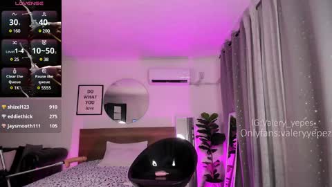 Snapshot of valery_yepes_ chatting on 03-05-25, 03:29 Valery online show from 03-05-25, 03:29