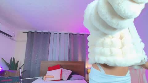 Snapshot of valery_yepes_ chatting on 09-14-25, 01:10 Valery online show from 09-14-25, 01:10