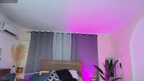 Snapshot of valery_yepes_ chatting on 10-20-25, 12:05 Valery online show from 10-20-25, 12:05