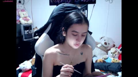 B V Naughty online show from 10-27-25, 11:36