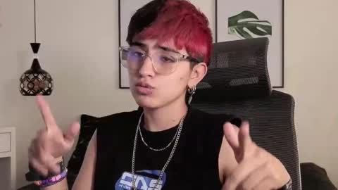 Snapshot of valeryevansvg chatting on 12-02-25, 12:21 Valery online show from 12-02-25, 12:21