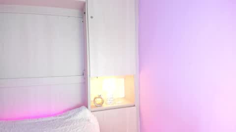 Snapshot of valerymeyerr chatting on 10-17-25, 04:26 valerymeyerr online show from 10-17-25, 04:26