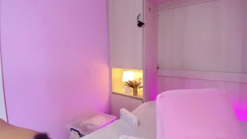 Snapshot of valerymeyerr chatting on 11-22-25, 04:22 valerymeyerr online show from 11-22-25, 04:22