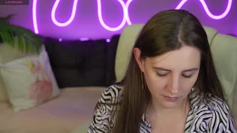 V A L E R Y  M U R online show from 10-14-25, 07:03