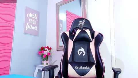 Snapshot of valerynbrown chatting on 01-08-25, 03:51 valery online show from 01-08-25, 03:51