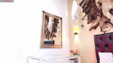 Snapshot of valerynbrown chatting on 10-15-25, 08:42 valery online show from 10-15-25, 08:42