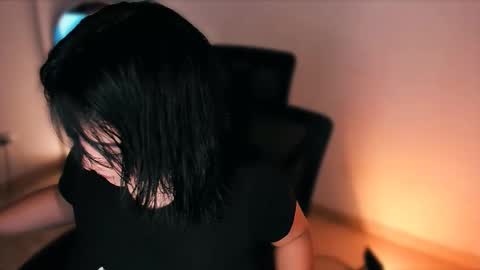 Valery Soto online show from 09-18-25, 02:02