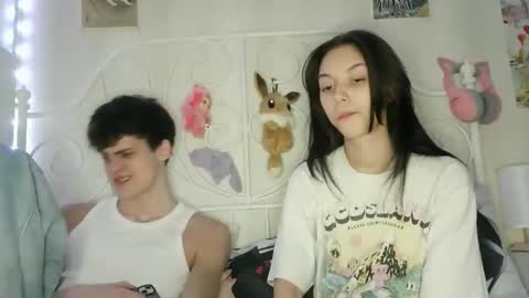 Snapshot of valesios chatting on 12-15-25, 11:47 valesios online show from 12-15-25, 11:47