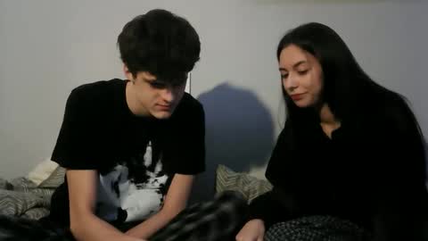 Snapshot of valesios chatting on 12-21-25, 10:28 valesios online show from 12-21-25, 10:28