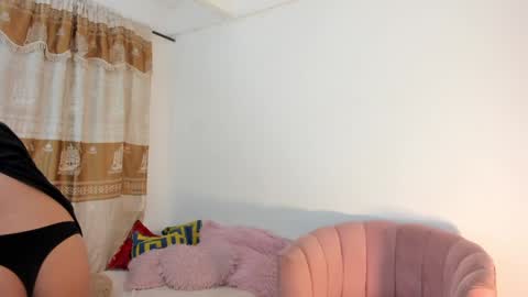 Snapshot of valientegirl_ chatting on 01-08-25, 08:27 VALIENTE  online show from 01-08-25, 08:27